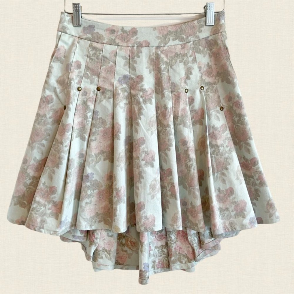 Floral denim pleated mini skirt